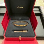 高価買取 かいとり本舗 伊勢佐木モール本店で買取したカルティエ ラブブレス 750（K18）の写真。横浜市中区・南区・西区・磯子区・港南区、伊勢佐木町・阪東橋・黄金町・関内・本牧・山手・元町・みなとみらい・西横浜・藤棚・麦田町・滝頭エリア対応。
